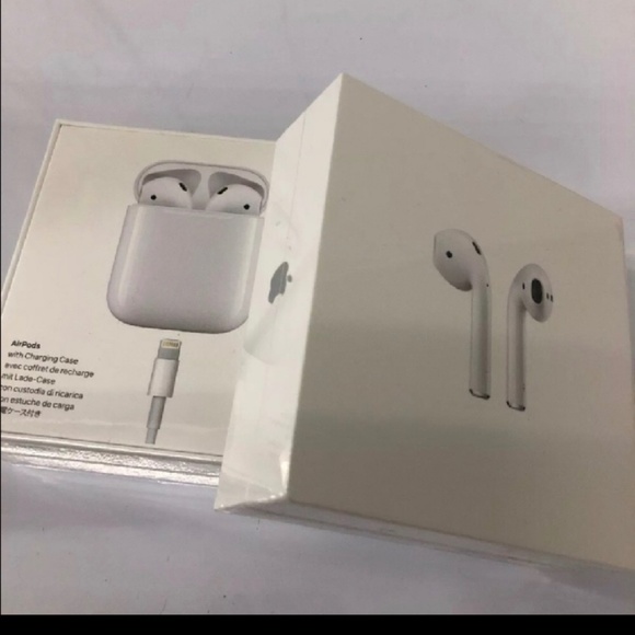 AirPods - Picture 3 of 4